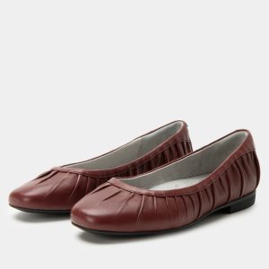 Beka Pinot Noir Shoe